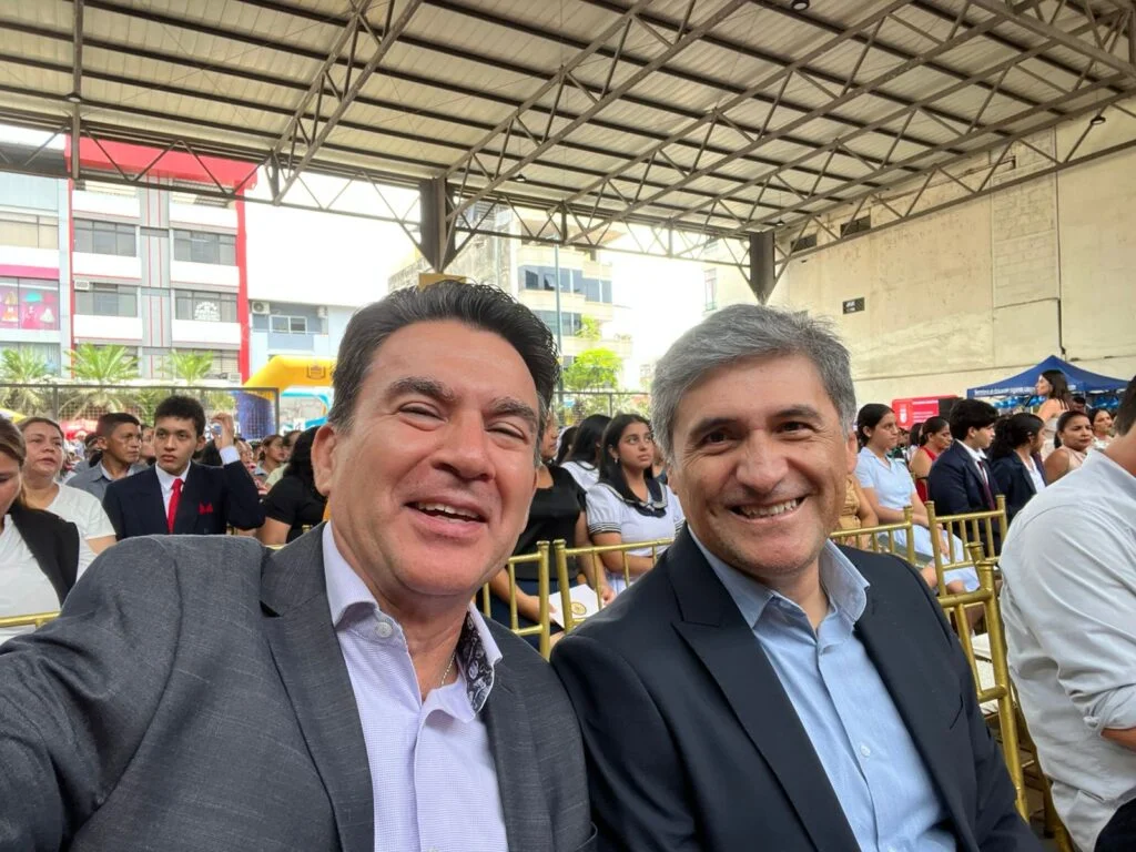 Autoridades presentes en el evento